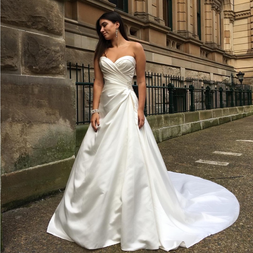 NWT UNALTERED Sophia Tolli Wedding Dress